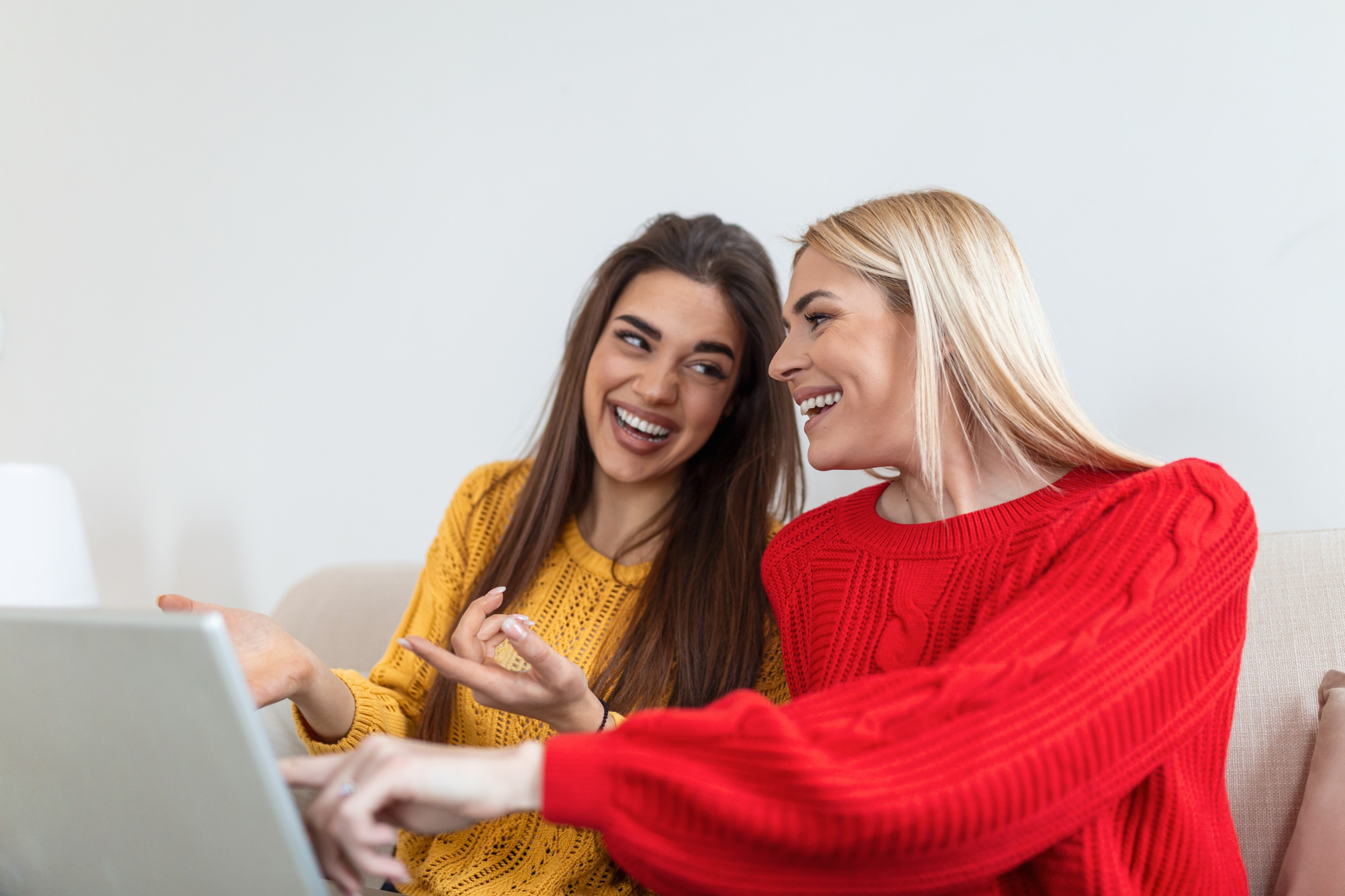 Two girls finding a roommate